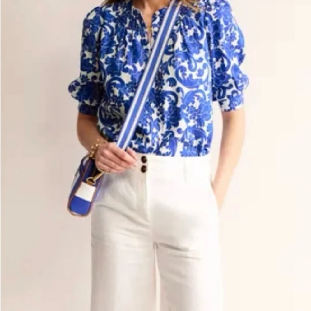 Boden Blue and White Floral Puff-Sleeve Top